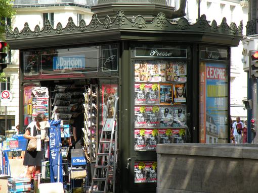  kiosque à journaux, août 2011